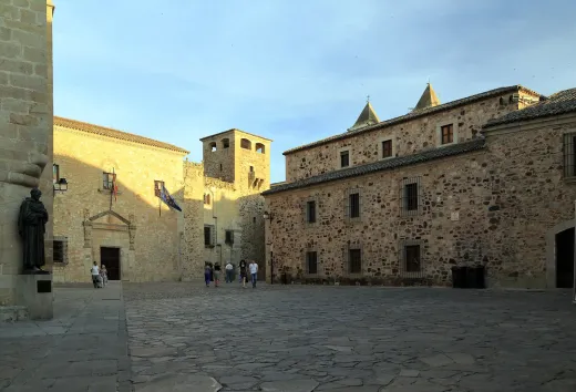 Portada de Cáceres en 48 horas: la ruta friki que no sale en las guías oficiales