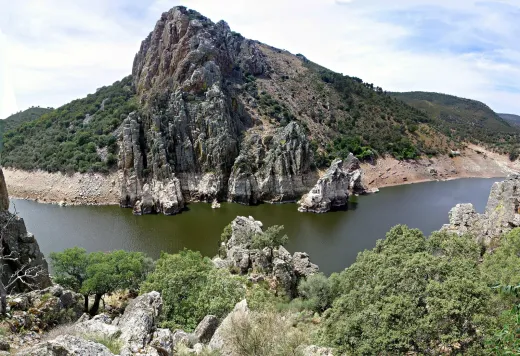 Portada de Monfragüe: el Santuario de los Buitres donde el cielo nunca está vacío
