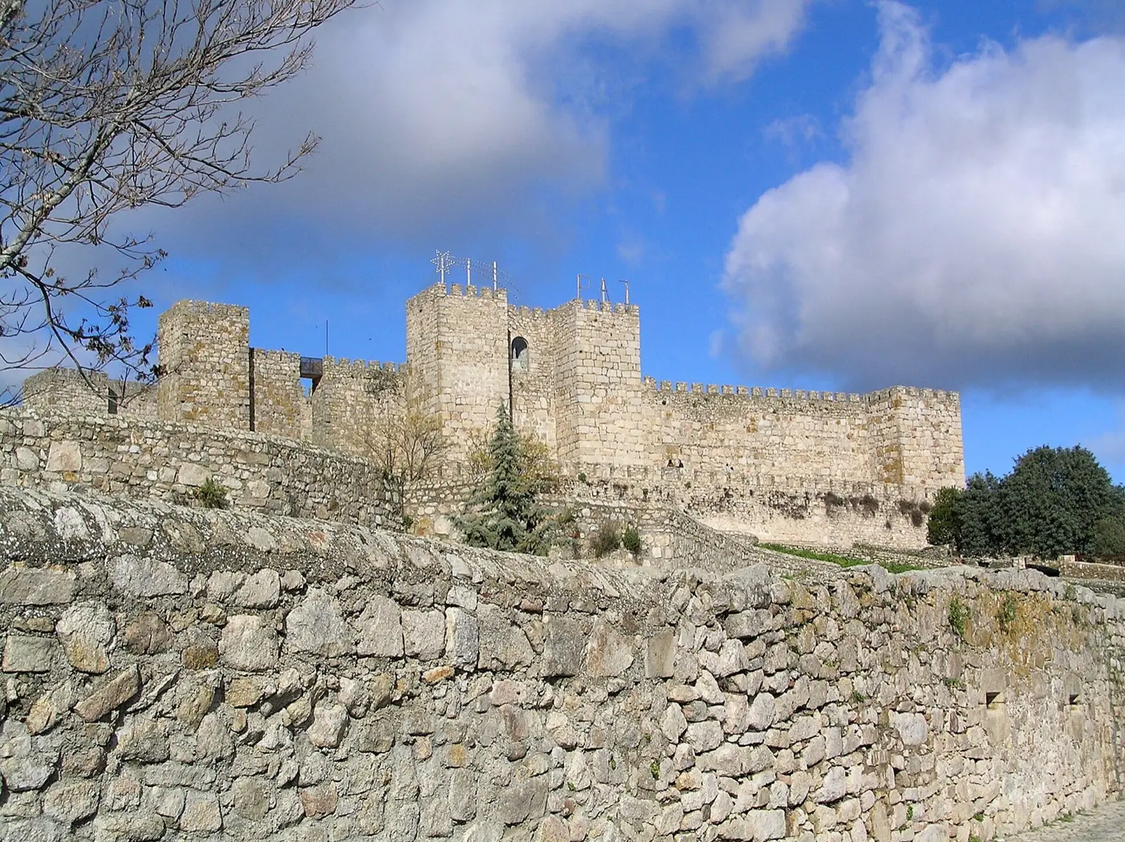 Foto de Castillo de Trujillo (Roca Casterly)