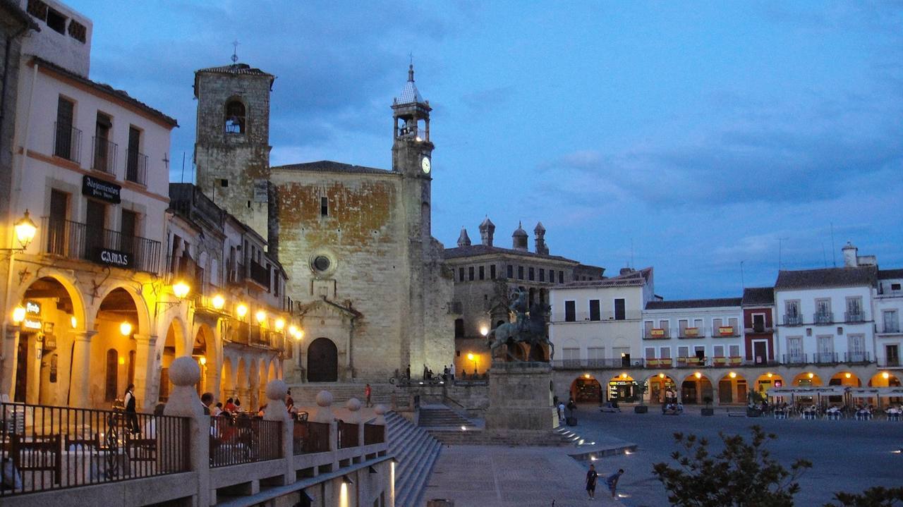 Foto de La Abadía: cenas con vistas de Trujillo
