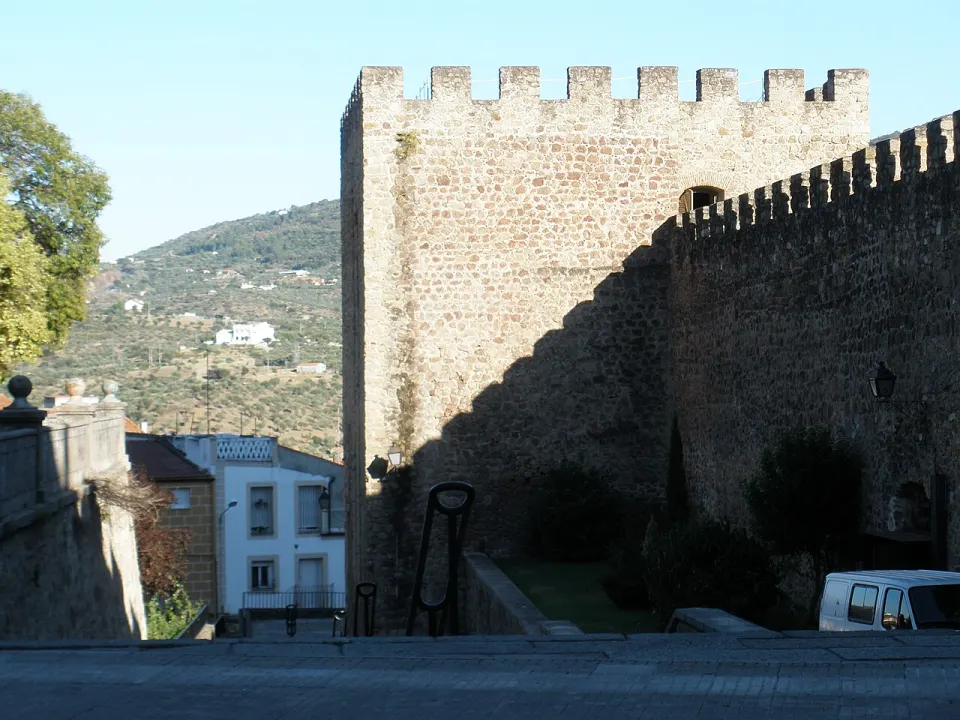 Foto de Ruta Geek de la Gumiparty: Plasencia en modo kaiju